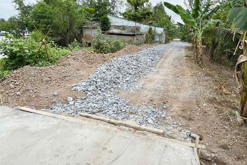 Hàng trăm hộ dân 'kẹt đường' vì một người chưa tháo dỡ nhà ở