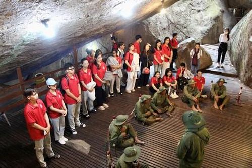 Đến Tức Dụp hồi tưởng về khí phách anh hùng