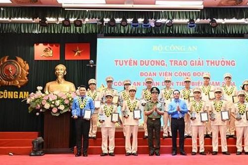Tuyên dương các gương đoàn viên Công đoàn Công an nhân dân tiêu biểu