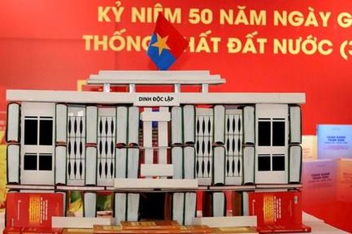 Công an TPHCM: Triển lãm sách, ảnh nhân kỷ niệm 50 năm thống nhất đất nước