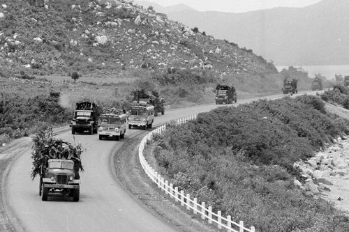 Bản tin Chiến thắng 24/4/1975: Quân ta bao vây Sài Gòn trên tất cả các hướng