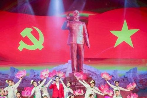 'Sáng mãi tên Người – Hồ Chí Minh' – chương trình nghệ thuật kỷ niệm 135 năm Ngày sinh của Bác