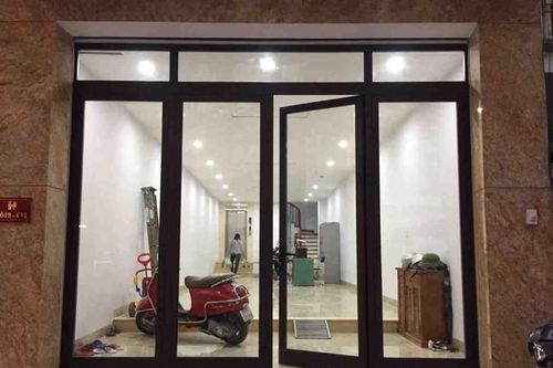 Cách lựa chọn chất liệu cửa chính hợp phong thủy khi xây nhà, sửa nhà