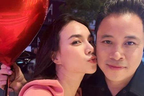 'Quán chè nửa thế kỷ' mà Đinh Ngọc Diệp và Victor Vũ ghé ăn có gì đặc biệt?