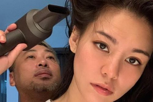 Bạn gái kém 11 tuổi của đạo diễn Dũng 'khùng': 'Cụ Rùa mà làm sao chắc mình sống cũng như chết'