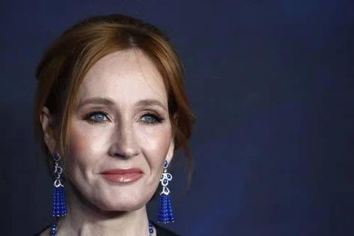 J.K. Rowling kiện hãng Warner Bros vì không hài lòng với 'Harry Potter' bản mới?