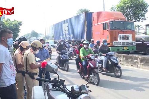 Hà Nội công bố đường dây nóng tiếp nhận phản ánh giao thông dịp 30/4 – 1/5