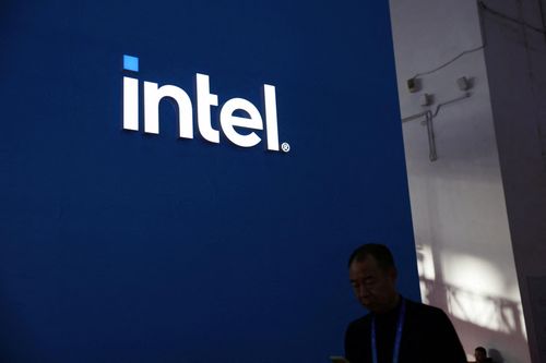 Intel quay lại đường đua