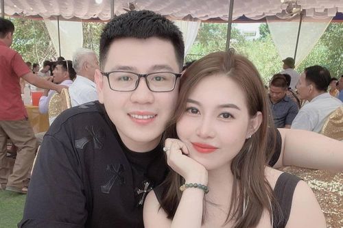 Động thái của vợ chồng TikToker triệu fan sau vụ review chợ điện thoại