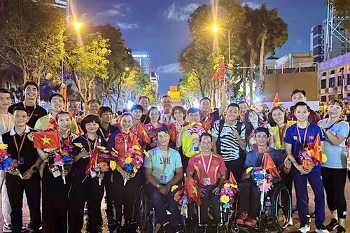 Tự hào là một phần nhỏ trong ngày lễ lớn của đất nước