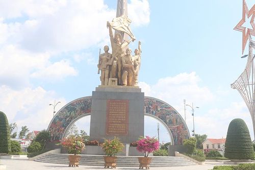 Chủ tịch nước tặng thưởng Huân chương Hồ Chí Minh cho tỉnh Trà Vinh