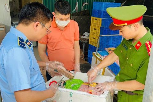 Hà Nội thu giữ hơn 1 tấn nguyên liệu vi phạm vệ sinh an toàn thực phẩm