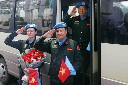 Trao quyết định của Chủ tịch nước cho sĩ quan Công an thực hiện nhiệm vụ gìn giữ hòa bình Liên hợp quốc