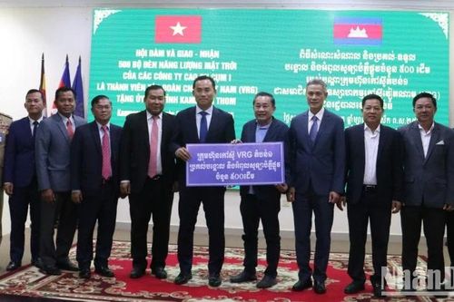Campuchia đánh giá cao đóng góp của ngành cao su Việt Nam trong sự phát triển của địa phương