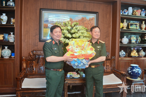Thượng tướng Lê Huy Vịnh tri ân, thăm các đồng chí nguyên lãnh đạo Bộ Quốc phòng