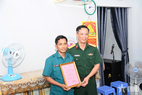 Cần Thơ bàn giao nhà đồng đội