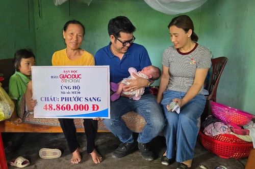 Trao hơn 48 triệu đồng do Báo GD&TĐ kết nối tới hoàn cảnh bé Phước Sang