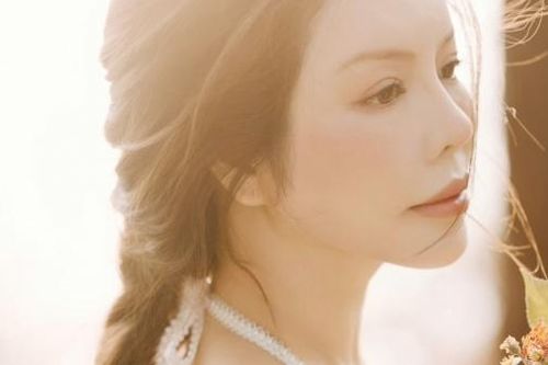 Sao Việt: Diễn viên Lý Nhã Kỳ 'thả thính', NSND Thu Hà đẹp mặn mà