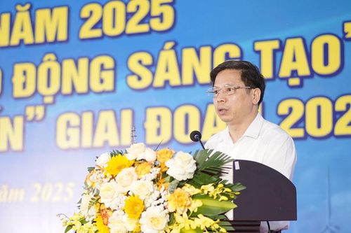 Lãnh đạo Tổng Liên đoàn Lao động Việt Nam thăm, tặng quà tại Nhiệt điện Quảng Ninh