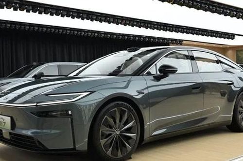 Toyota ra mắt sedan điện đầu bảng hoàn toàn mới