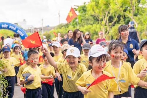 Trường học dạy nghị lực sống qua từng bước chạy của học sinh