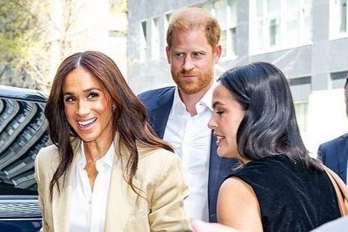 Meghan phớt lờ Harry