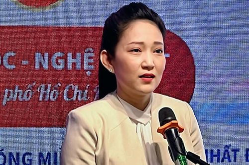 Ca khúc 'Mùa xuân trên thành phố Hồ Chí Minh', phim 'Ván bài lật ngửa' được tôn vinh