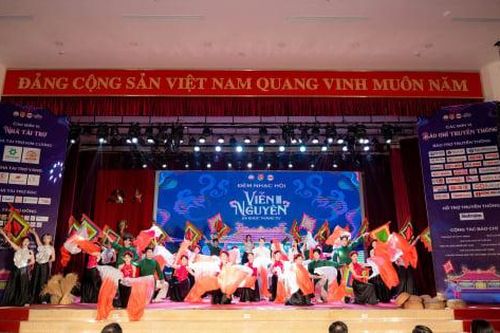 Sôi động đại nhạc hội Dạ Khúc Tháng Tư 2025 - Viễn Nguyên cùng sinh viên AJC