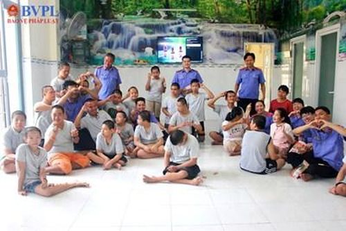 VKSND Quận 11 tổ chức tặng quà tại Mái ấm Thiện Phước Nhân Ái