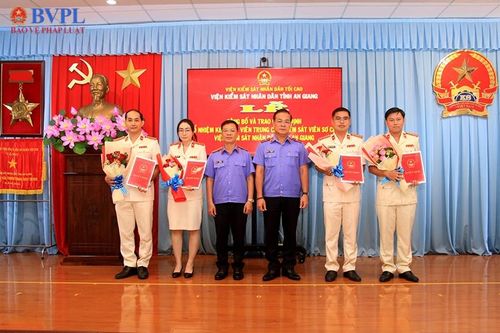 VKSND tỉnh An Giang trao Quyết định bổ nhiệm Kiểm sát viên các ngạch