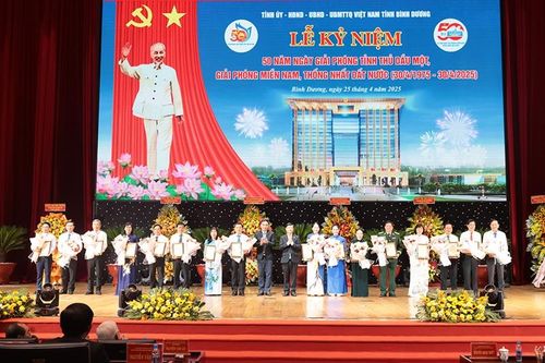 Lễ kỷ niệm 50 năm Ngày giải phóng tỉnh Thủ Dầu Một, giải phóng hoàn toàn miền Nam