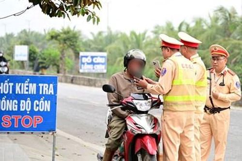 Xử phạt 7,5 triệu đồng vì bình luận xúc phạm Cảnh sát giao thông