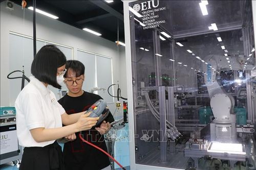 Khát vọng vươn mình từ công nghiệp thông minh
