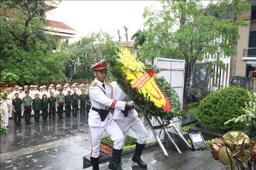 Nhiều hoạt động nhân Kỷ niệm 50 năm thống nhất đất nước