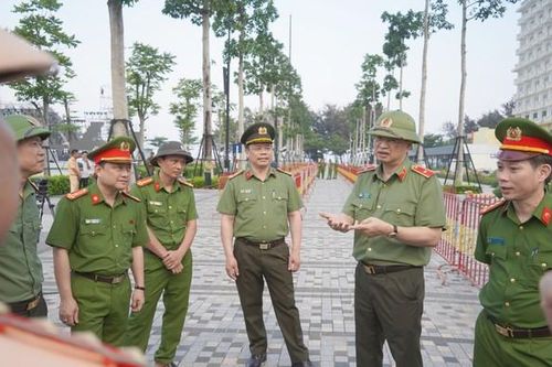 Công an bay flycam để chủ động phòng ngừa tội phạm đêm khai mạc du lịch biển Sầm Sơn