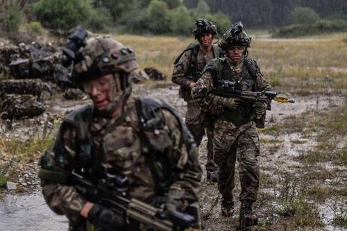 Nhận thấy rủi ro quá cao, Anh tính hủy kế hoạch gửi quân tới Ukraine?