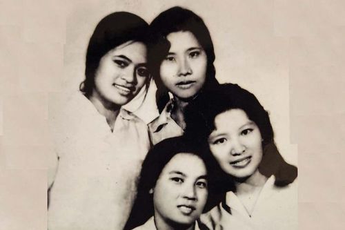 Chuyện bốn cô gái chia hai ngả chiến trường