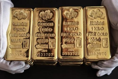 Giá vàng chưa có dấu hiệu giảm nhiệt, 'cá mập' SPDR Gold Trust bán ròng nhẹ