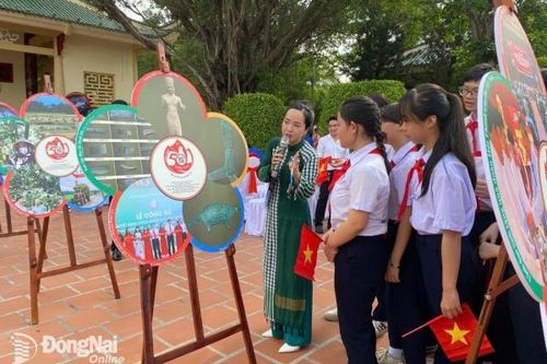Khai mạc Triển lãm ảnh Đồng Nai 50 năm mùa hoa tại Văn miếu Trấn Biên