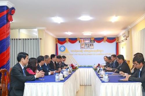 Đoàn Ủy ban MTTQ Việt Nam tỉnh Lâm Đồng thăm và làm việc tại Thủ đô Phnom Penh - Campuchia