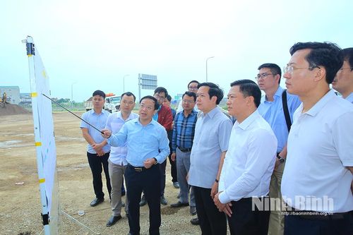 Đồng chí Chủ tịch UBND tỉnh kiểm tra công tác thực hiện các dự án giao thông trọng điểm