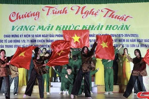 Chương trình nghệ thuật 'Vang mãi khúc khải hoàn'