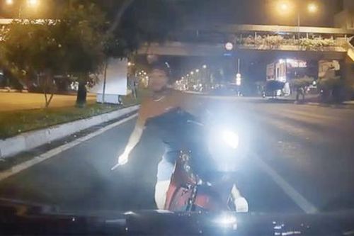 Công an TP.HCM xác minh đối tượng chặn xe, cầm vật nhọn đe dọa tài xế