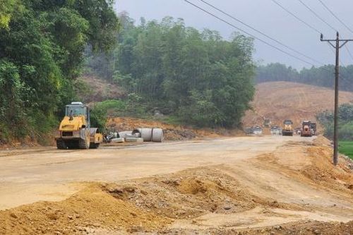 Dự án giao thông gần 2.600 tỷ đồng ở Hòa Bình hiện thi công ra sao?