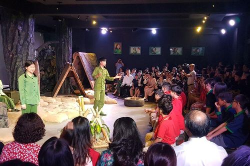 Hà Nội: Ra mắt chương trình trải nghiệm giáo dục lịch sử 'Một thời hoa lửa'