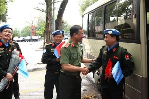 Từ chiến sĩ gìn giữ an ninh Tổ quốc đến sứ giả hòa bình thế giới