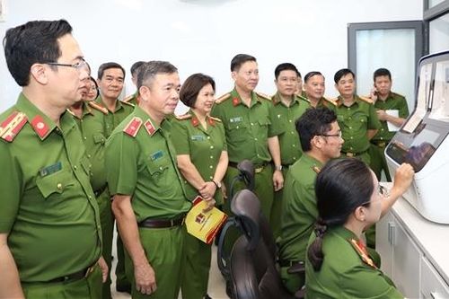 Công an TP Cần thơ khánh thành hệ thống giám định ADN hiện đại