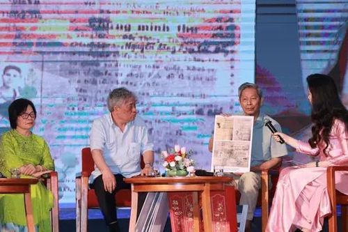 Chiến sĩ mặt trận văn hóa 'Viết tiếp bản hùng ca'