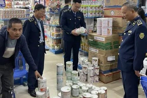 Tạm giữ 2.654 hộp sữa, 40kg bột sữa không rõ nguồn gốc