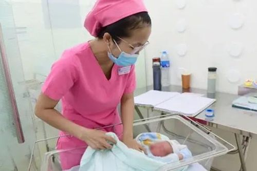 Tuổi sinh con trung bình của phụ nữ dân tộc Kinh là 29,4